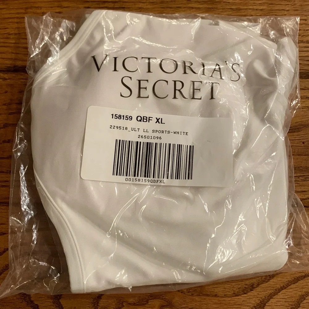 PINK Ultimate Lightly Lined Sports Crop - Picture 7 of 7